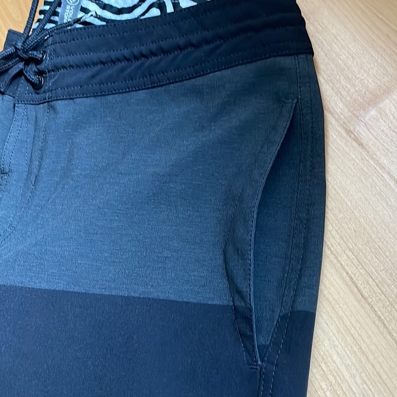 Volcom Stoneys Men’s Swim Trunks. - Picture 5 of 14